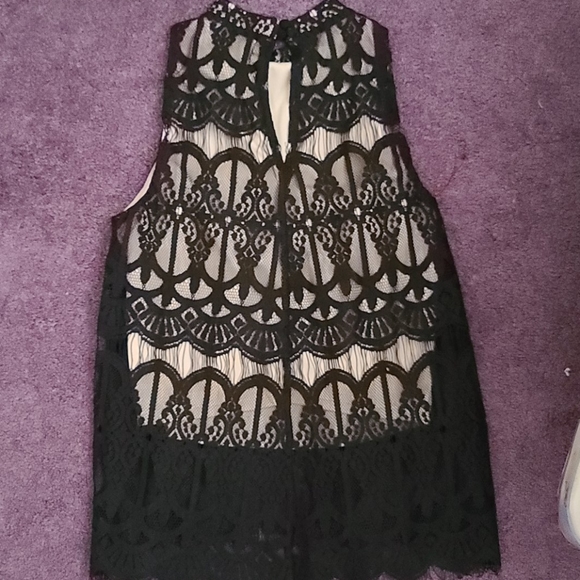 Lace top - Picture 2 of 3